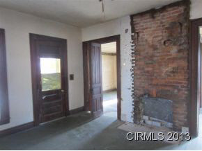 2106 S Gallatin St, Marion, IN 46953 photo 2