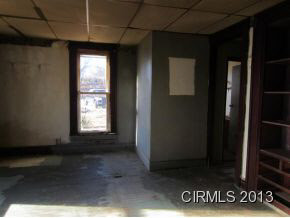 2106 S Gallatin St, Marion, IN 46953 photo 3