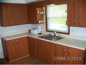 704 E 50th St, Marion, IN 46953 photo 7