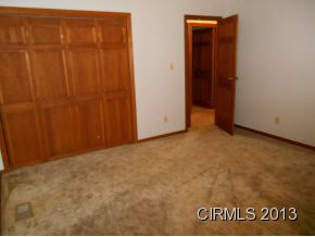 222 Devonshire Dr, Kokomo, IN 46901 photo 4