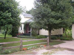 407 S Harris St, Bourbon, IN 46504 photo 1