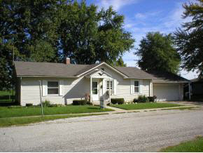 501 E Jefferson St, Bourbon, IN 46504 photo 1