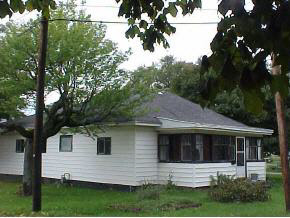 408 E North St, Bourbon, IN 46504 photo 1