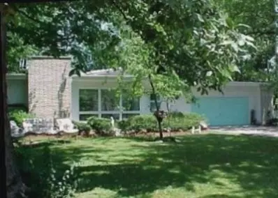 690 Hemlock Dr, Crown Point, IN 46307 photo 1