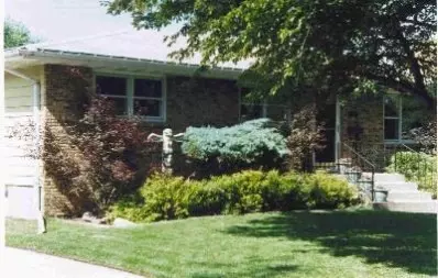 626 E Pine Pl, Griffith, IN 46319 photo 1