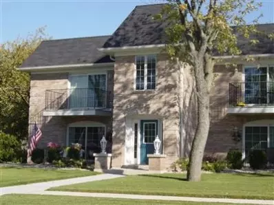 2741 Georgetowne Dr #C-2, Highland, IN 46322 photo 1