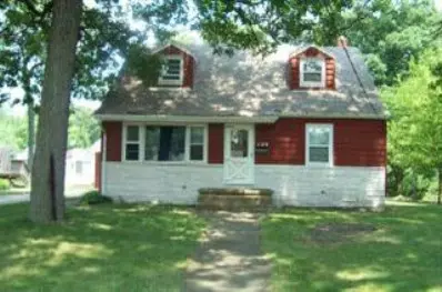 220 E Avenue D, Griffith, IN 46319 photo 1