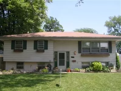 325 N Dwiggins, Griffith, IN 46319 photo 1