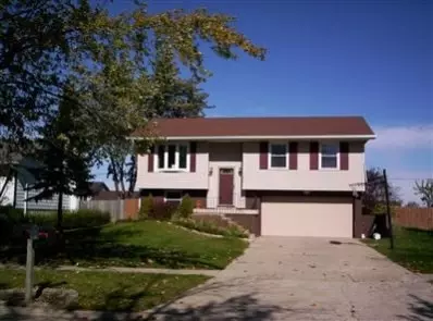702 Apache Ln, Lowell, IN 46356 photo 1