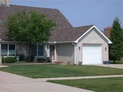 704 Rueth Dr, Griffith, IN 46319 photo 1
