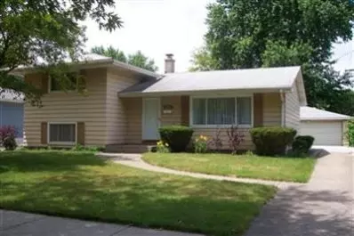 8716 Manor Ave, Munster, IN 46321 photo 1