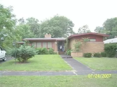 8215 Maple St, Gary, IN 46403 photo 1