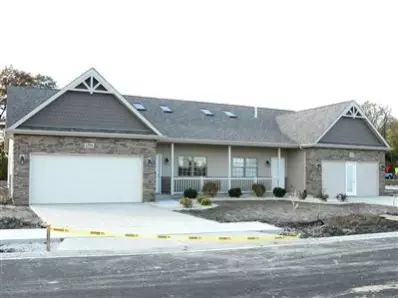1240 Sawgrass Dr, Griffith, IN 46319 photo 1