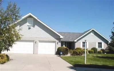 9125 Maple Dr, Saint John, IN 46373 photo 1