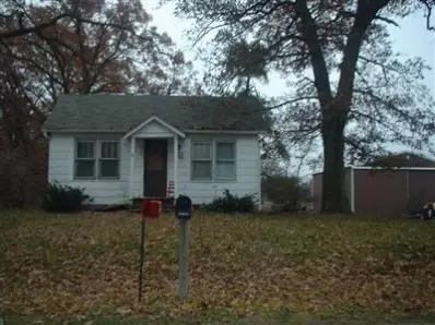 905 E Division, De Motte, IN 46310 photo 1