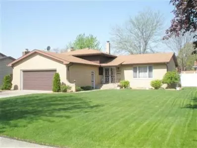 9550 Walnut Dr, Munster, IN 46321 photo 1