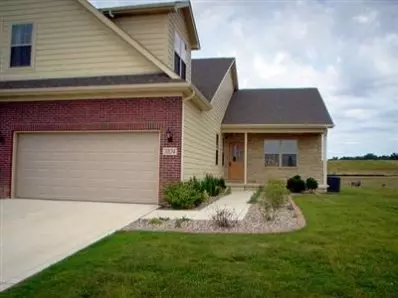 3104 Kickbush Dr, Valparaiso, IN 46385 photo 2
