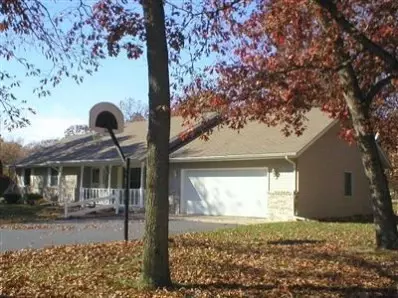 7022 Spring Ct, De Motte, IN 46310 photo 2