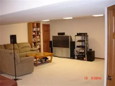 10380 Sutton Pl, Munster, IN 46321 photo 6