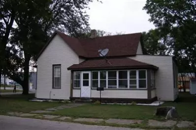 301 E John St, Knox, IN 46534 photo 4