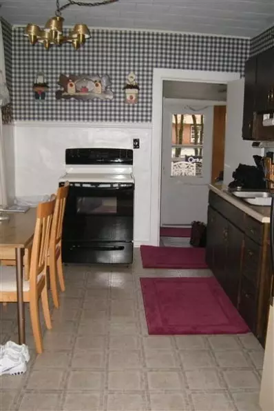 301 E John St, Knox, IN 46534 photo 7