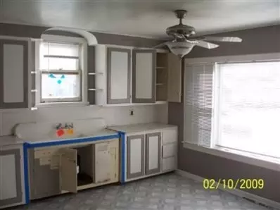 1025 E Glen Park Ave, Griffith, IN 46319 photo 3