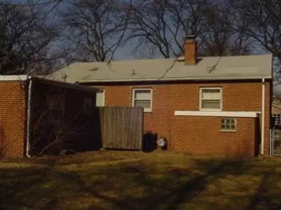 209 W Oak Pl, Griffith, IN 46319 photo 2