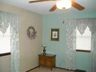 614 E Ash Pl, Griffith, IN 46319 photo 10