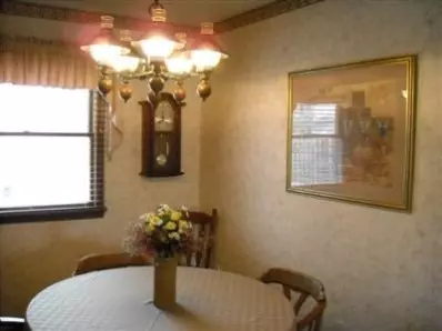 614 E Ash Pl, Griffith, IN 46319 photo 5