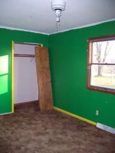 107 E Pine St, Wheatfield, IN 46392 photo 4
