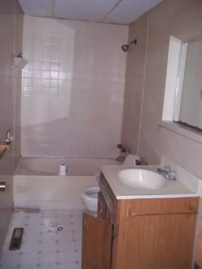 107 E Pine St, Wheatfield, IN 46392 photo 6