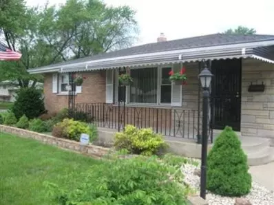 907 Dwiggins St, Griffith, IN 46319 photo 1