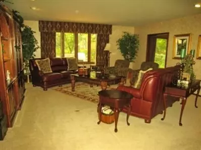 8608 Baring Ave, Munster, IN 46321 photo 2