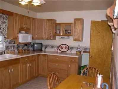 237 N Harvey St, Griffith, IN 46319 photo 2
