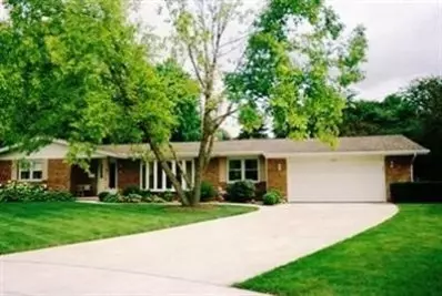 2002 Vine St, Valparaiso, IN 46383 photo 1