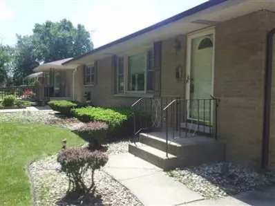 1118 N Dwiggins St, Griffith, IN 46319 photo 2