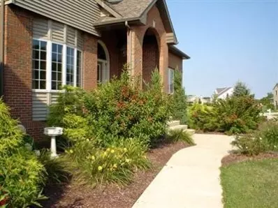 40 Castleton Rd, Valparaiso, IN 46385 photo 2