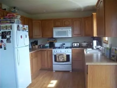 404 Juniper, De Motte, IN 46310 photo 9