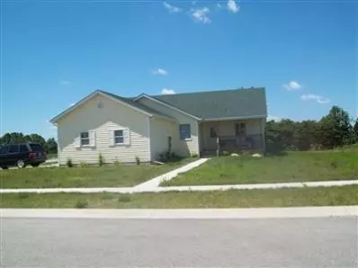 404 Juniper, De Motte, IN 46310 photo 3