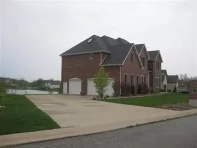 769 Cirque Dr, Crown Point, IN 46307 photo 2