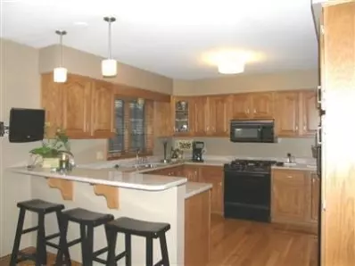 719 Heather Ct, Griffith, IN 46319 photo 3