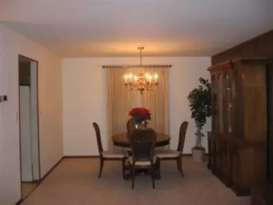 930 Chippewa Dr, Crown Point, IN 46307 photo 2