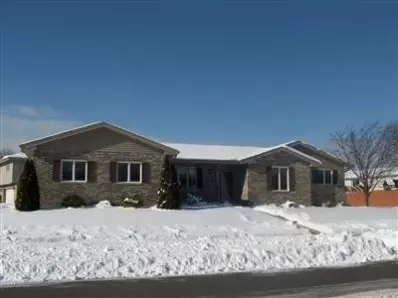 1049 Tomahawk, Dyer, IN 46311 photo 2