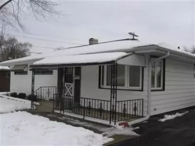 910 E Crestview Ct, Crown Point, IN 46307 photo 2