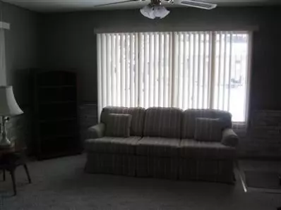 910 E Crestview Ct, Crown Point, IN 46307 photo 4