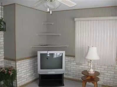 910 E Crestview Ct, Crown Point, IN 46307 photo 5