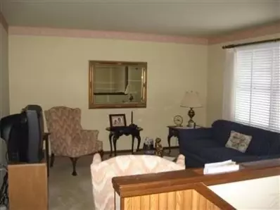 910 Chase Dr, Crown Point, IN 46307 photo 3