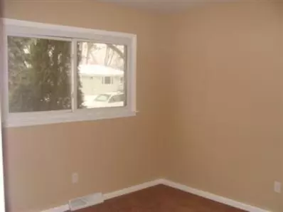207 E Manor Dr, Griffith, IN 46319 photo 9