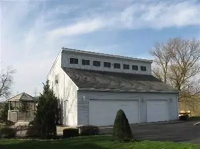 252 W 100, Valparaiso, IN 46385 photo 9