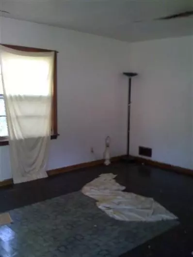 213 Matthews St, Gary, IN 46406 photo 2